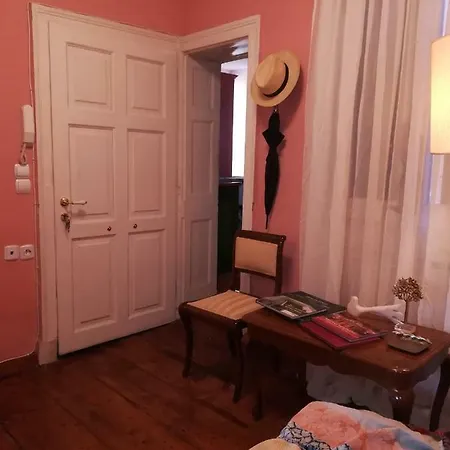 Apartment The Poet's Den *